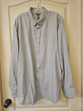 Van Heusen Flex Men’s Light Gray Plaid Button-Down Shirt